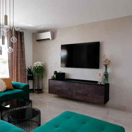 Beautiful Paula With Jacuzzi In Villa